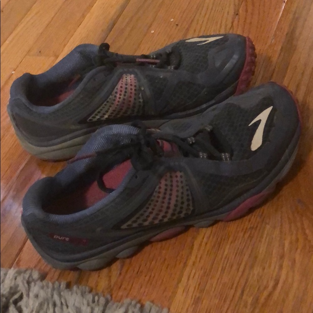 Brooks Pure Grit Running Shoe